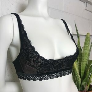 Victoria’s Secret Vintage Very Sexy Shelf Lace Bra
